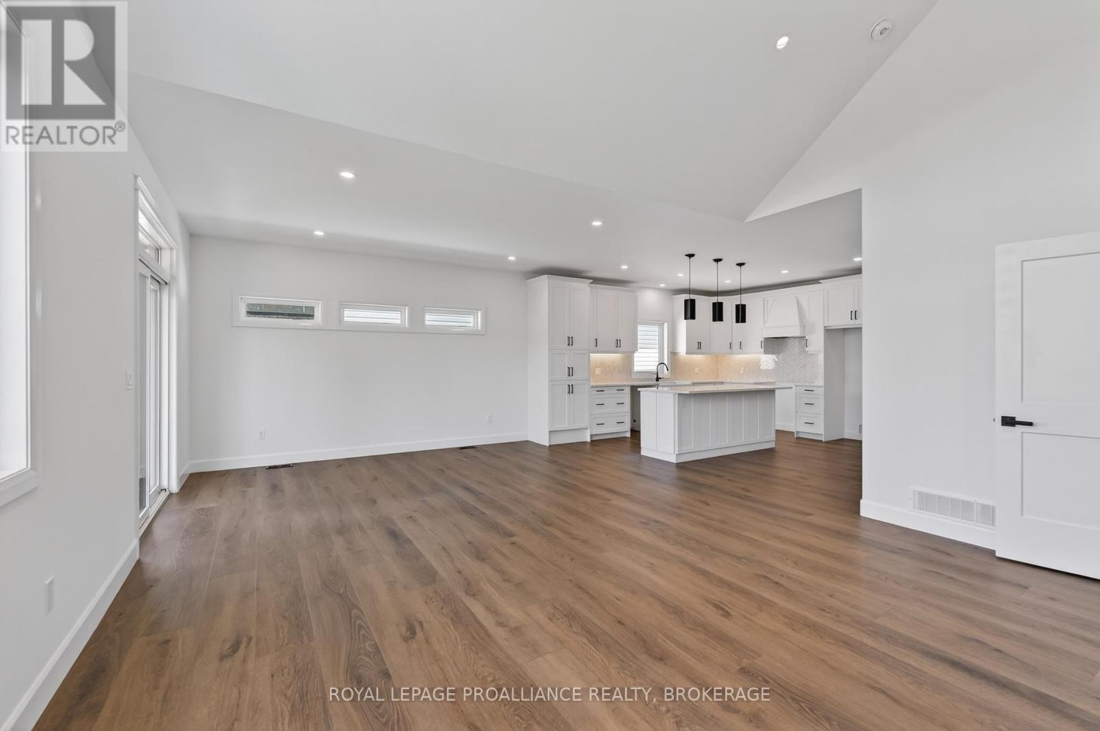 190 JEAN DRIVE - 11