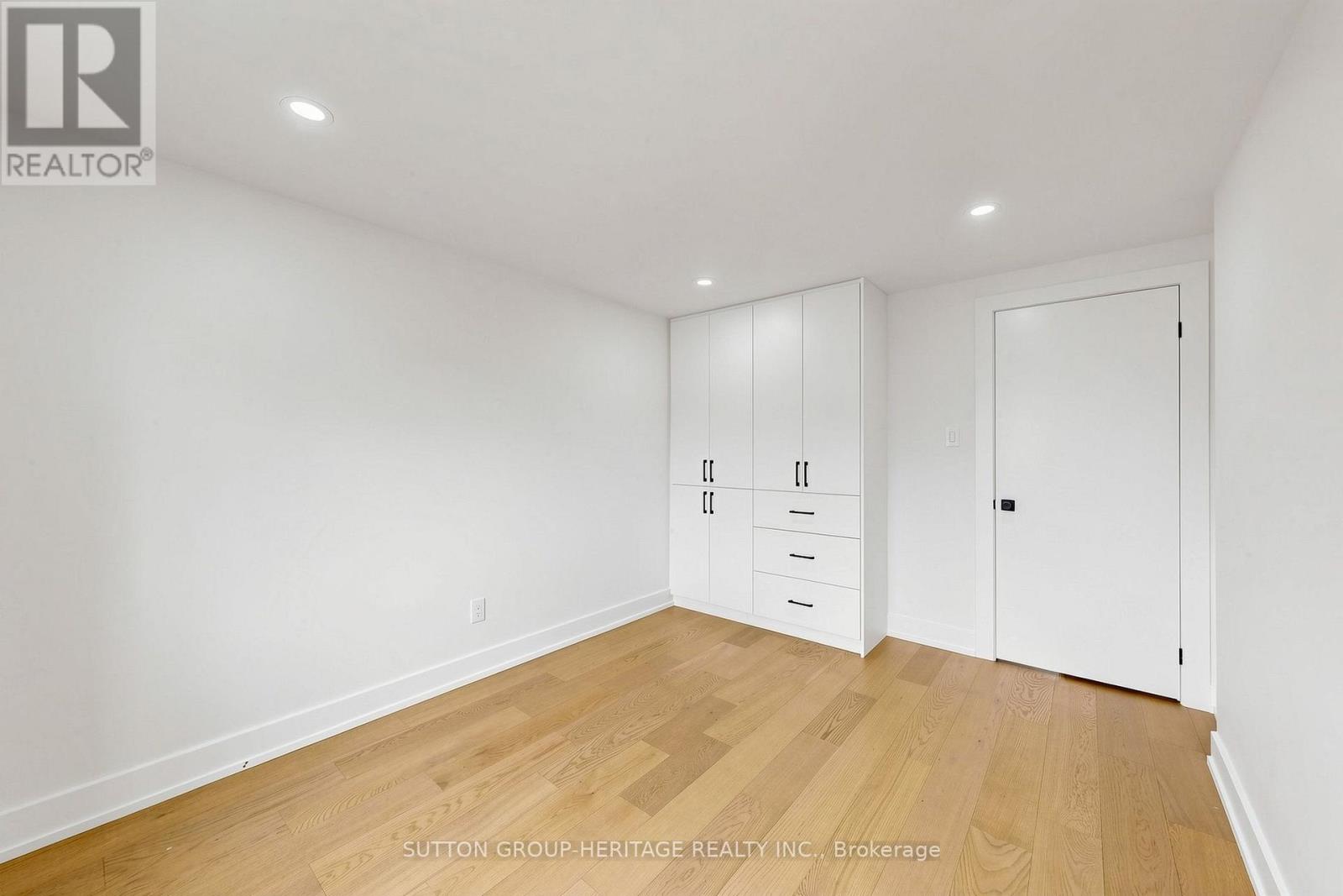 1 SHERWOOD STREET - 27