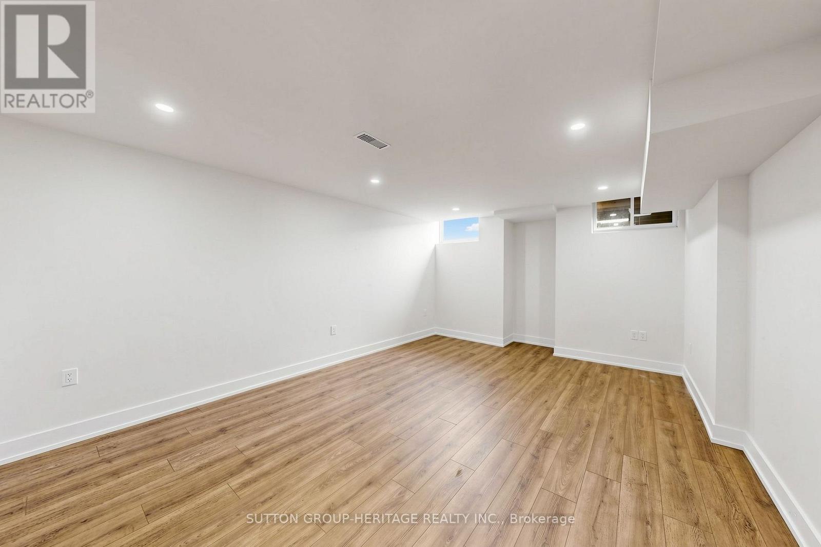 1 SHERWOOD STREET - 30