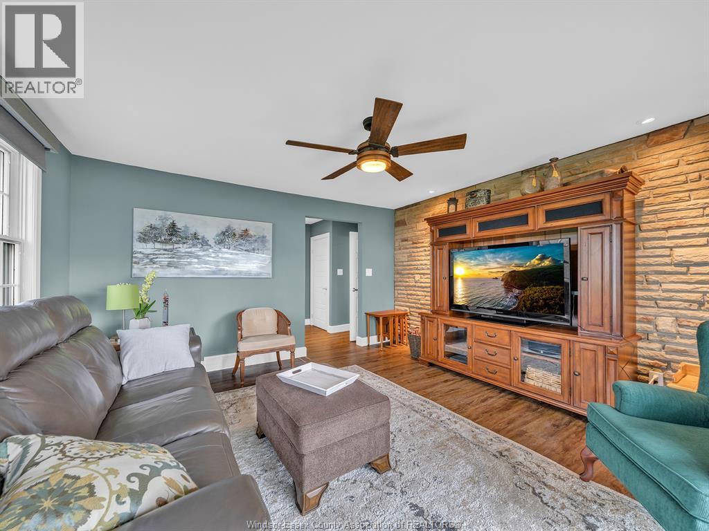 388 SEACLIFF DRIVE West - 8