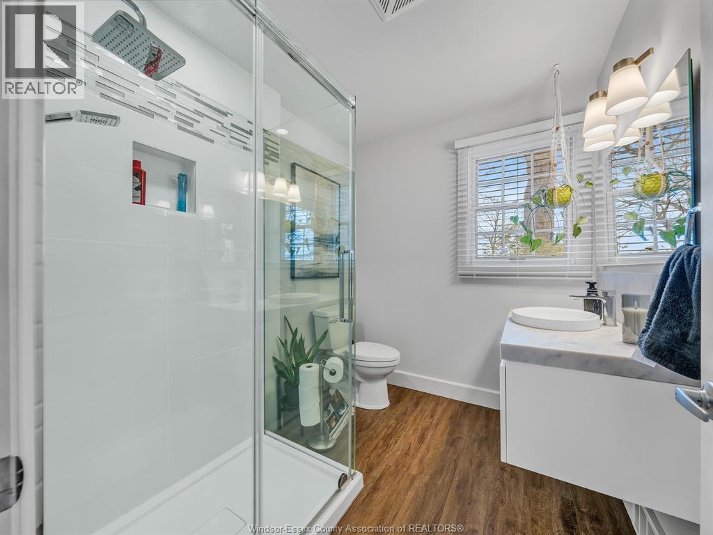 388 SEACLIFF DRIVE West - 22