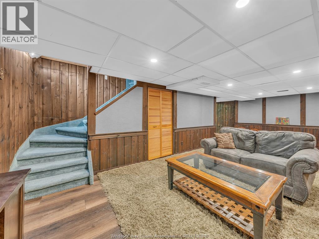 388 SEACLIFF DRIVE West - 34