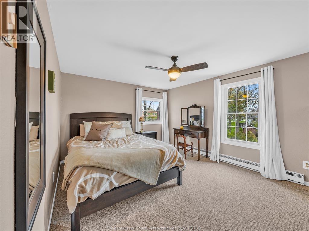 388 SEACLIFF DRIVE West - 24