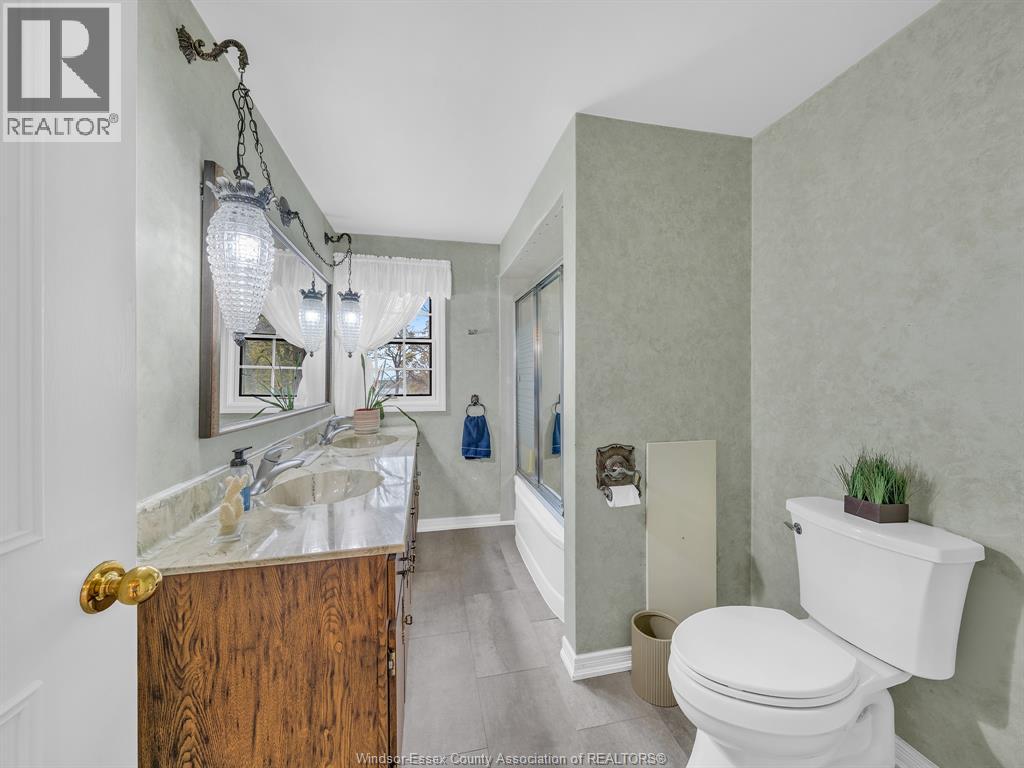 388 SEACLIFF DRIVE West - 30