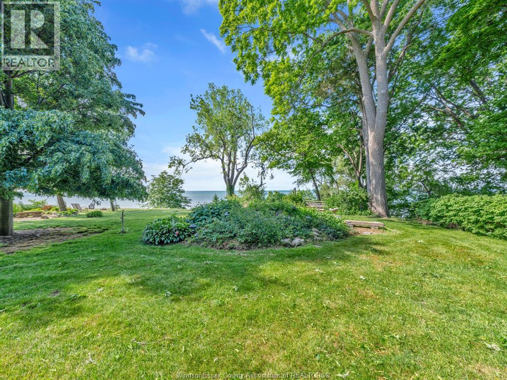 388 SEACLIFF DRIVE West - 43