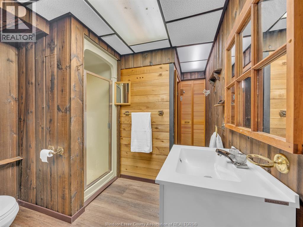 388 SEACLIFF DRIVE West - 38