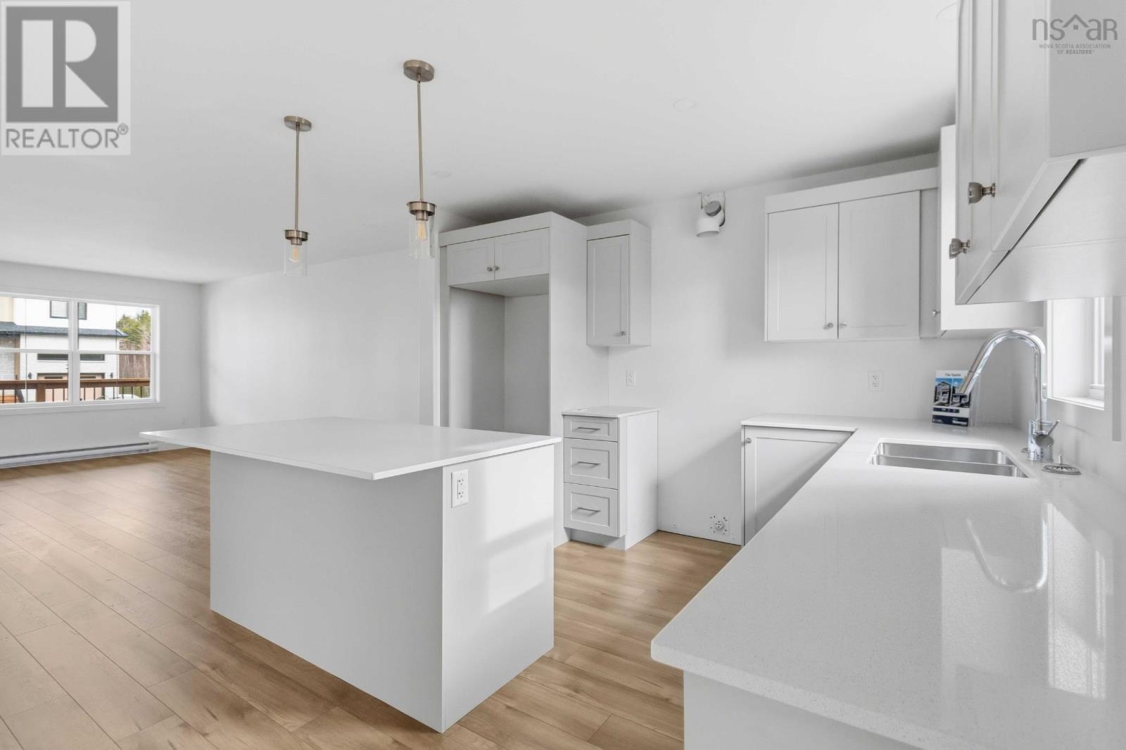 DA-60 205 Darner Drive - 10