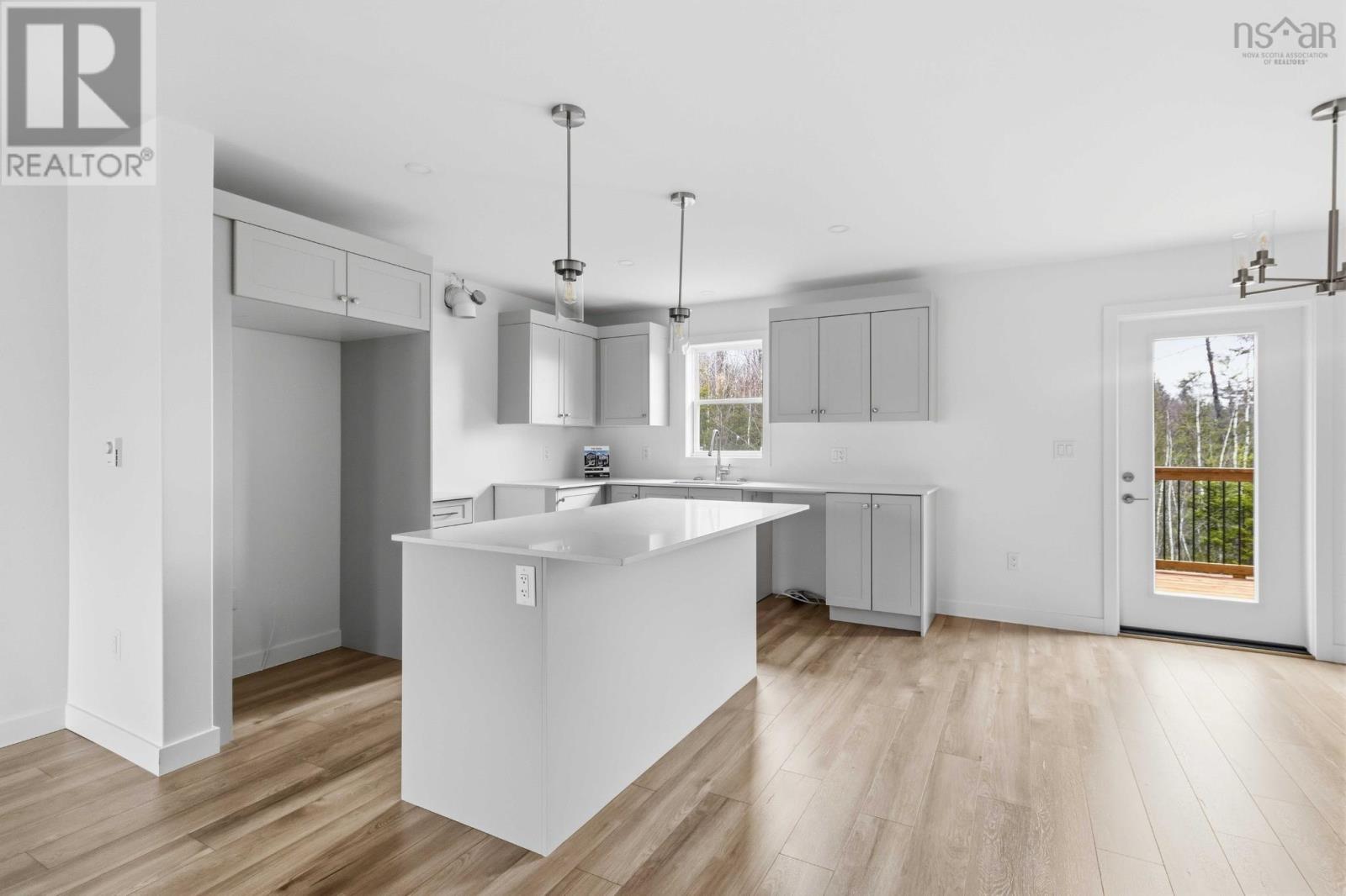 DA-60 205 Darner Drive - 9