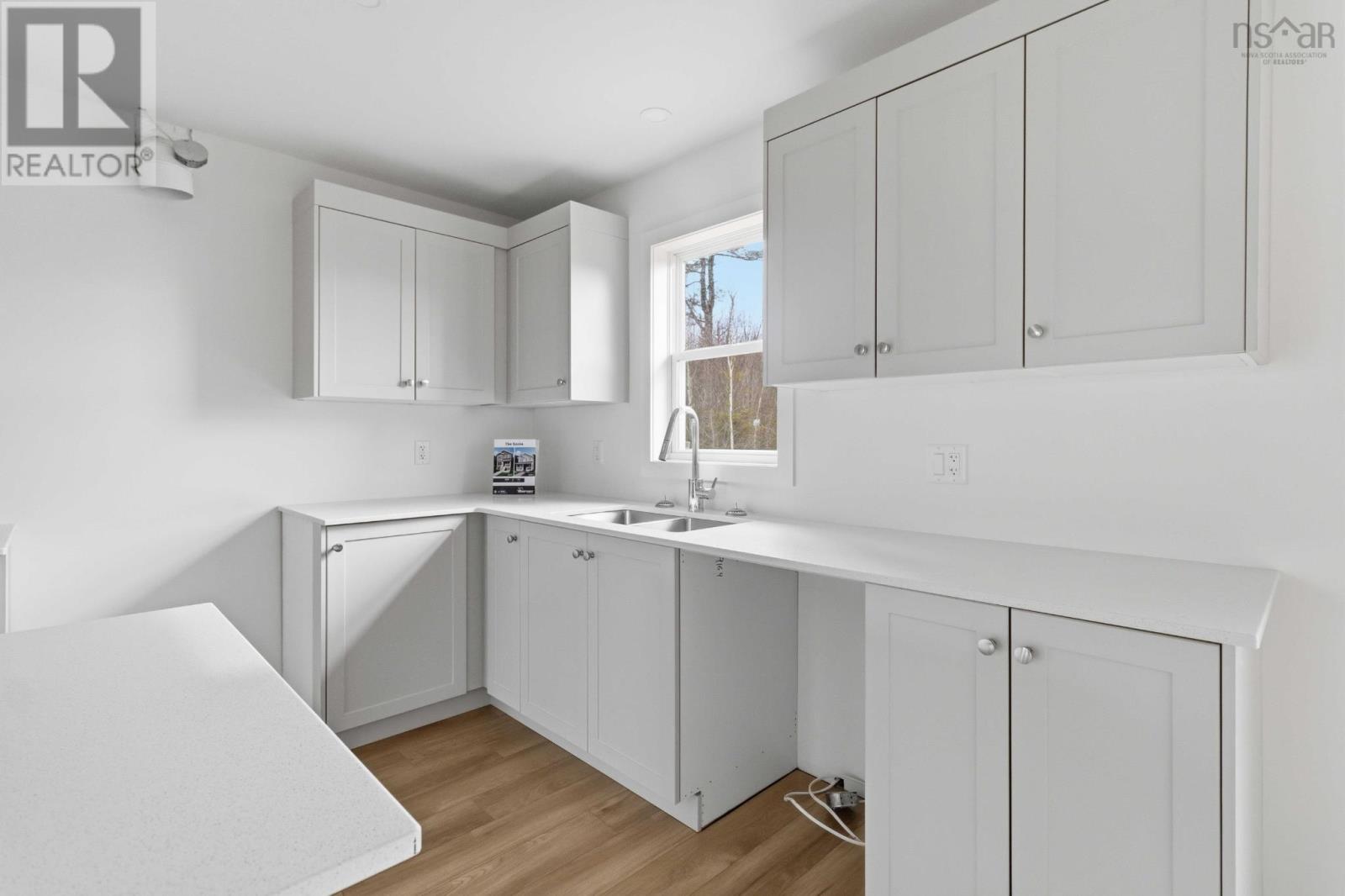 DA-60 205 Darner Drive - 12