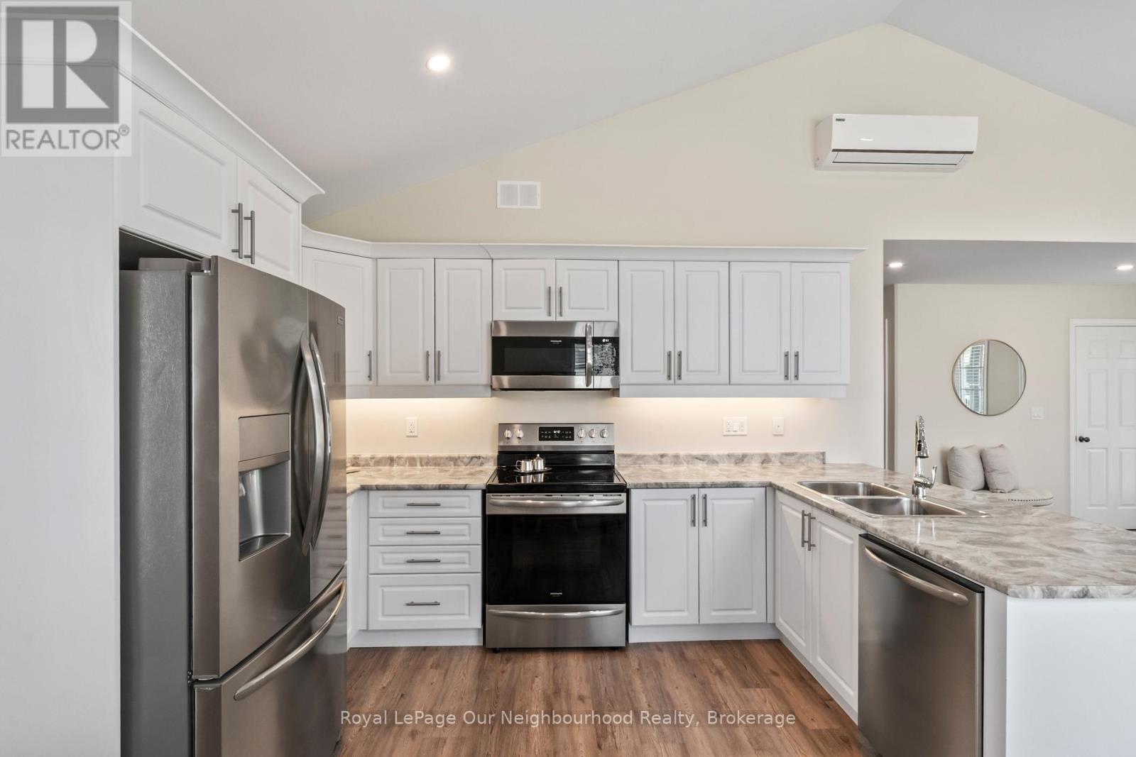 #1602 300 CROFT STREET - 12