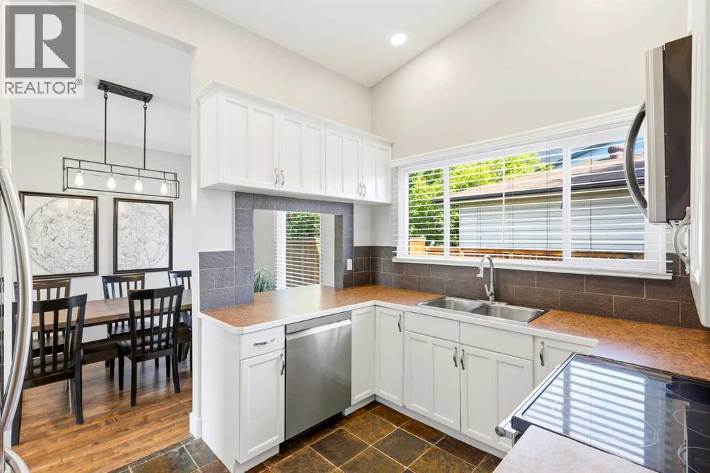 2516 63 Avenue SW - 12
