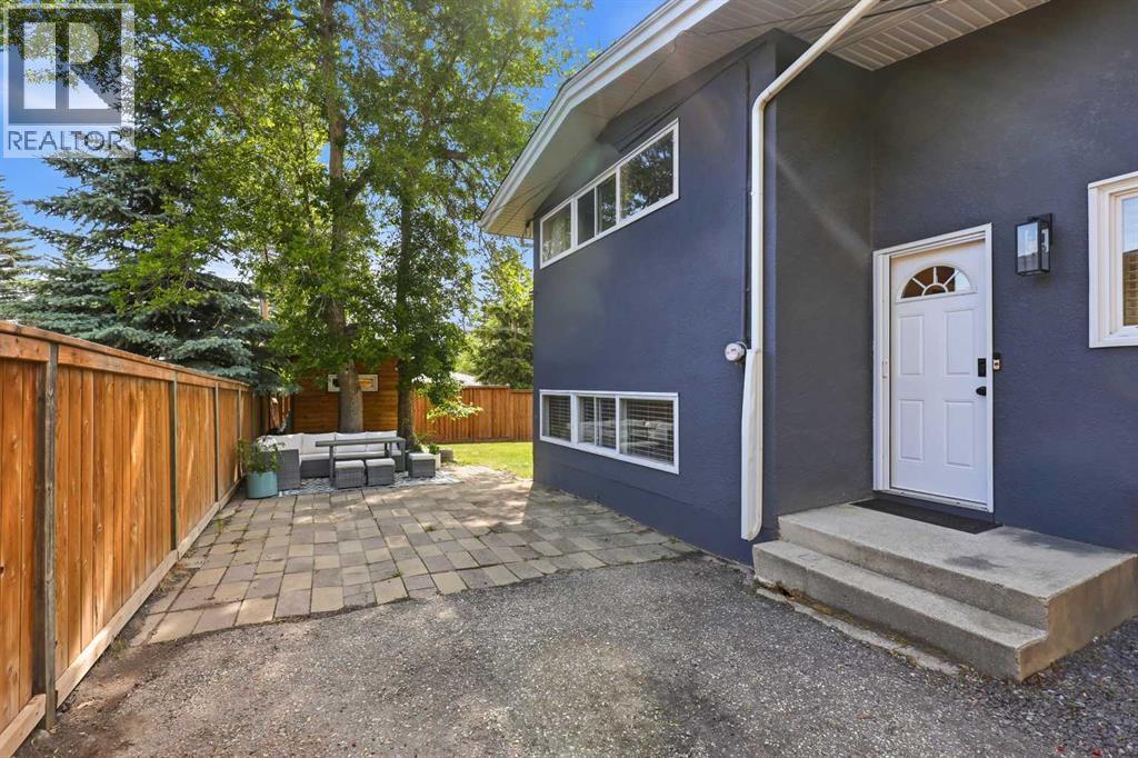 2516 63 Avenue SW - 32