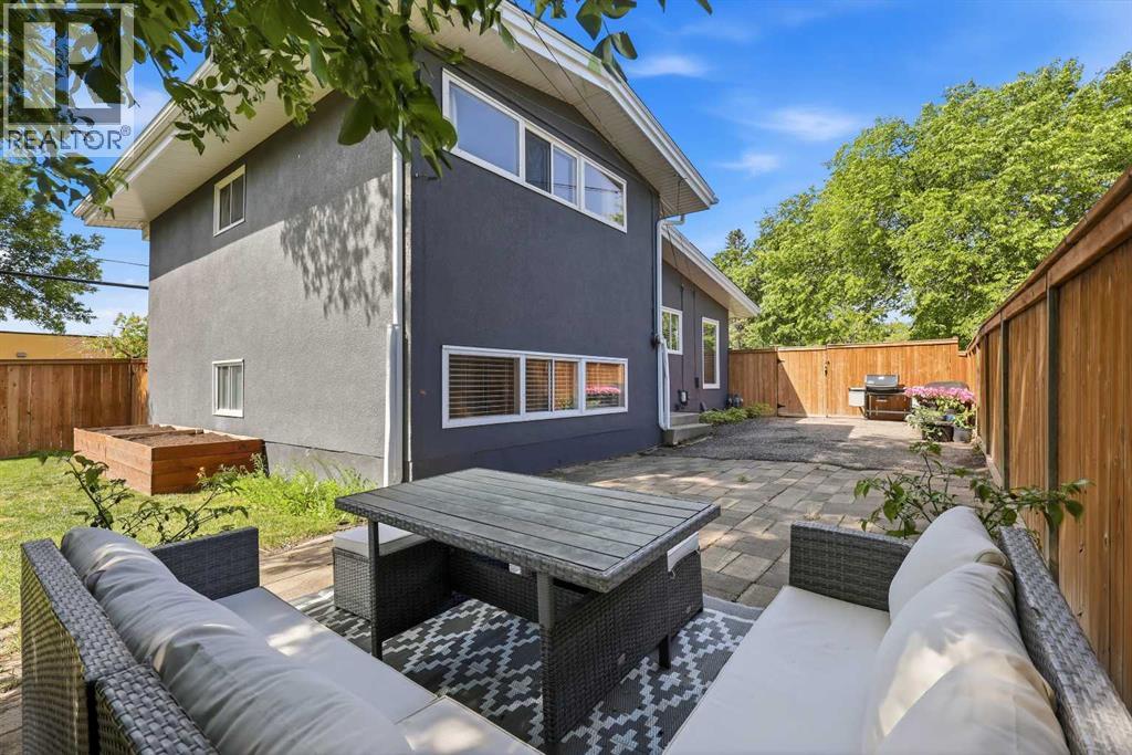 2516 63 Avenue SW - 35