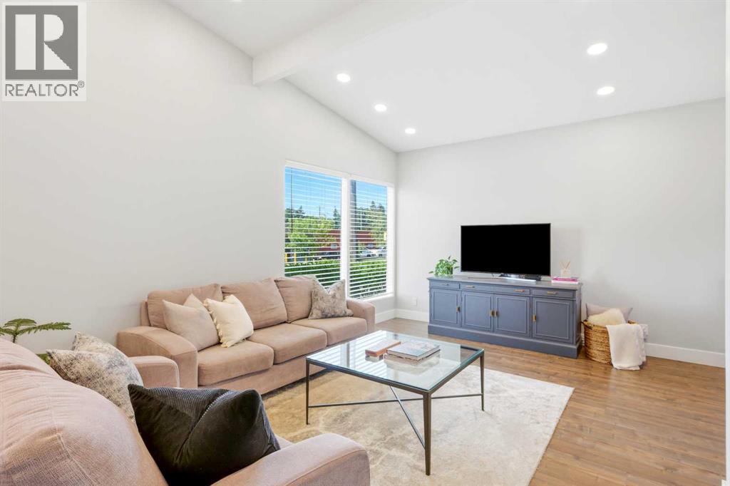 2516 63 Avenue SW - 6