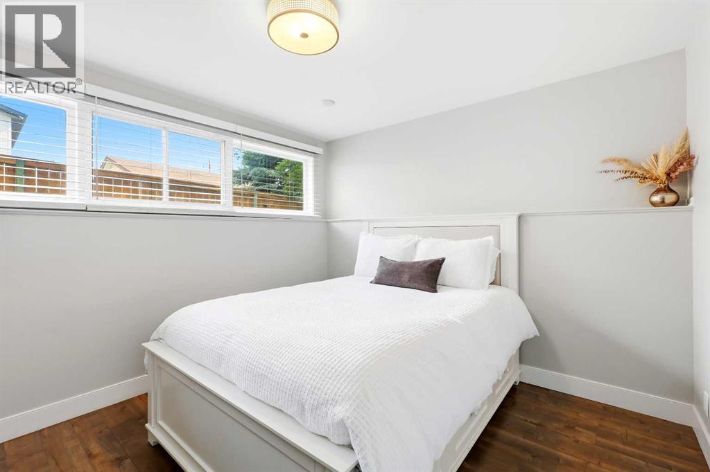 2516 63 Avenue SW - 23