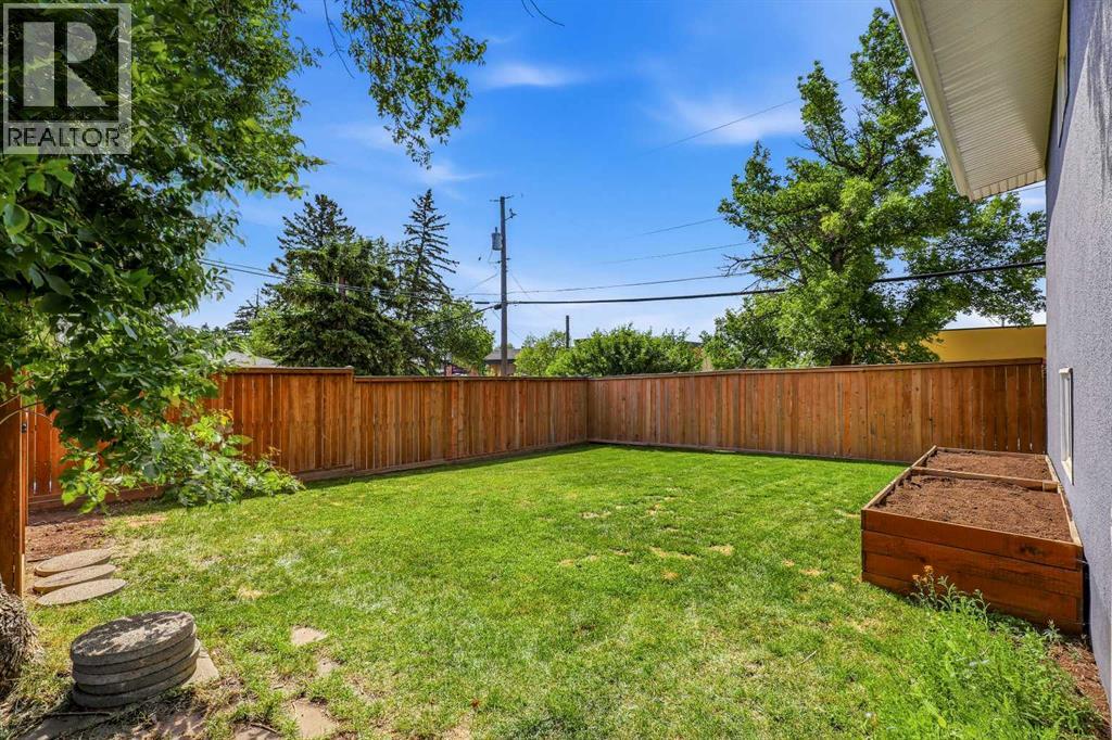 2516 63 Avenue SW - 36