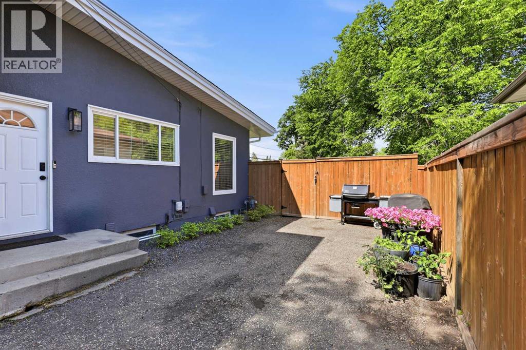 2516 63 Avenue SW - 33