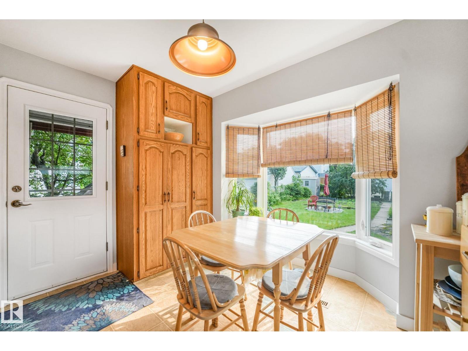 11422 70 ST NW - 14