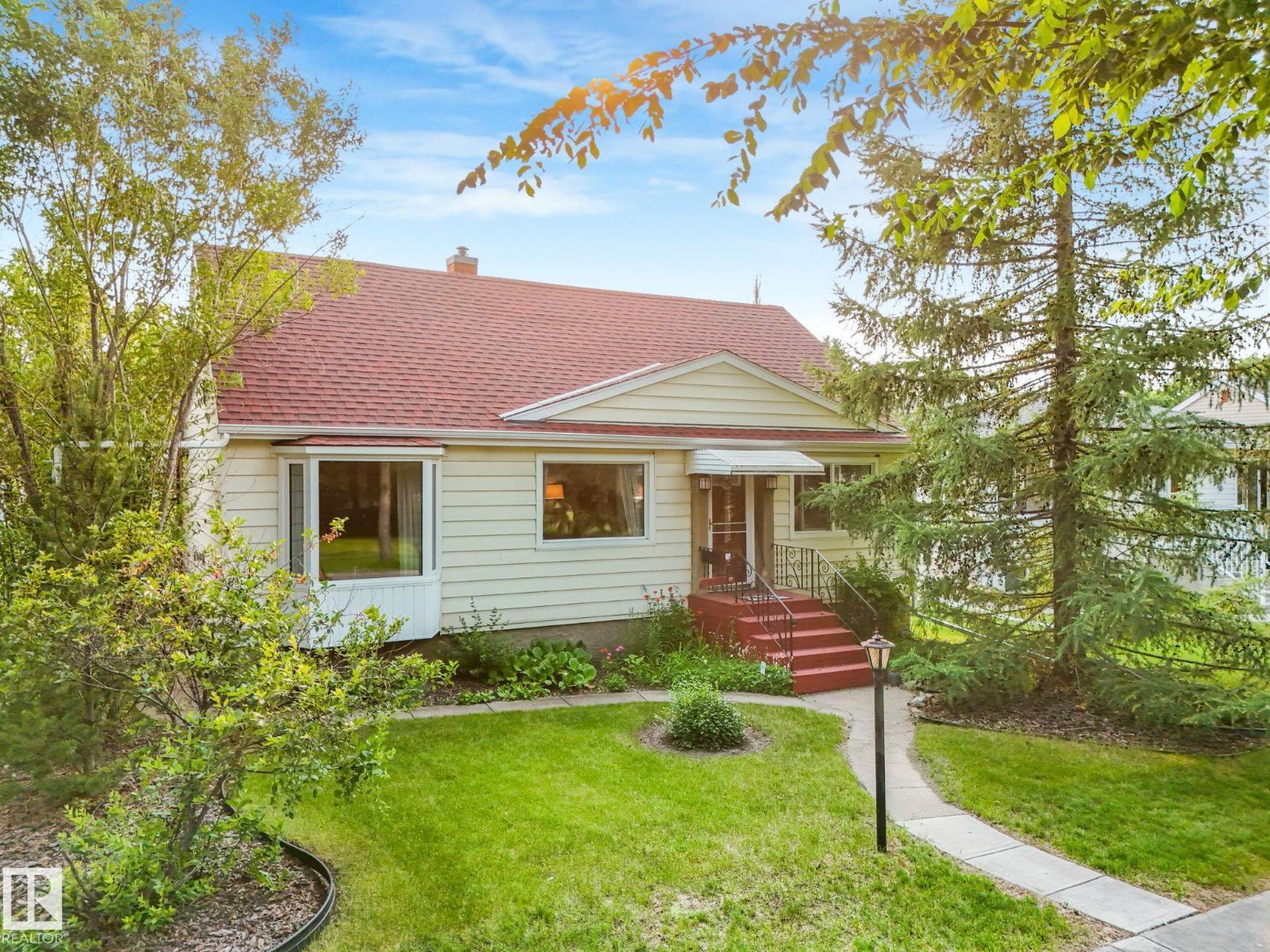 11422 70 ST NW - 2