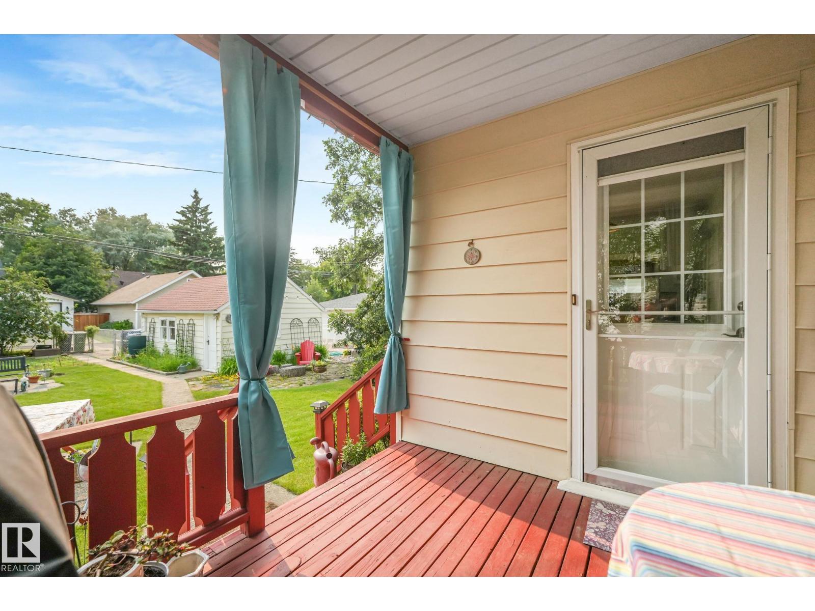 11422 70 ST NW - 28