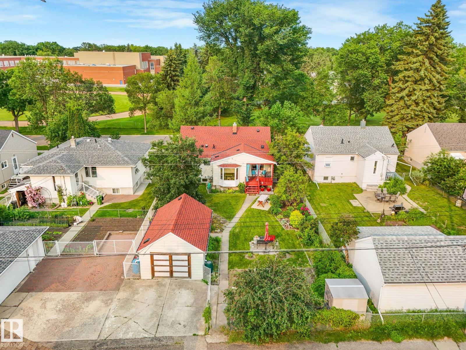 11422 70 ST NW - 39
