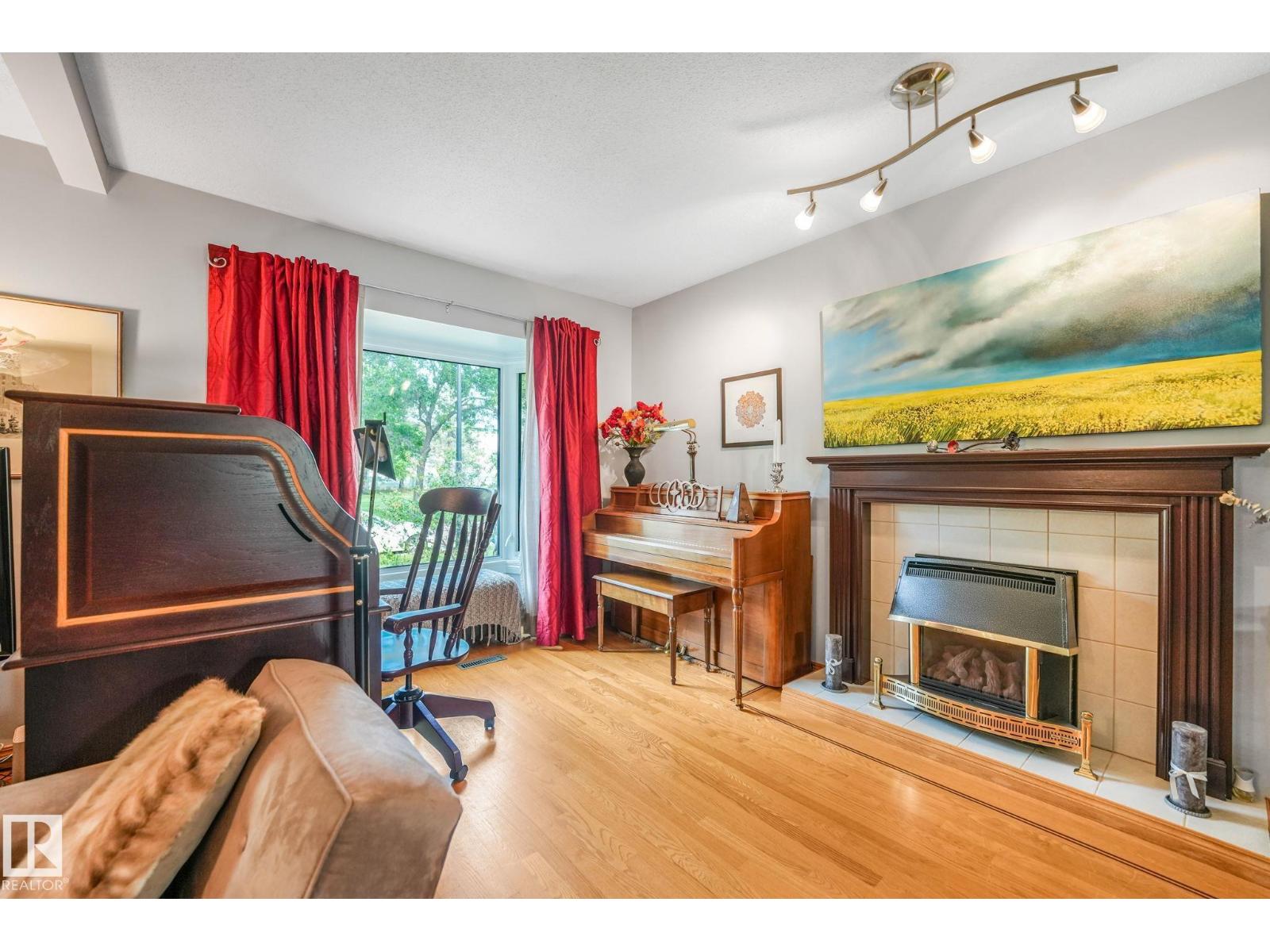 11422 70 ST NW - 6
