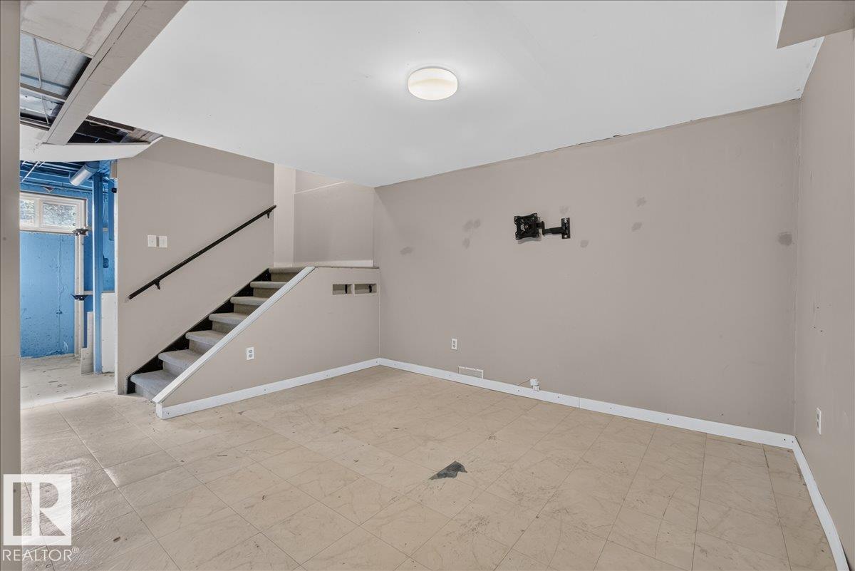 668 LAKEWOOD N RD NW NW - 39