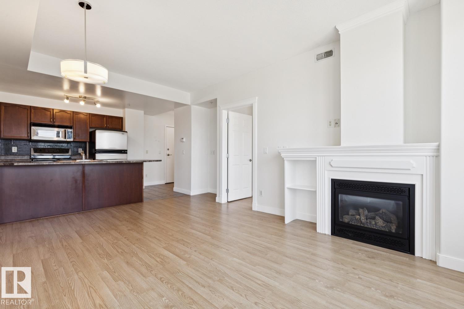 #806 9939 109 ST NW - 15