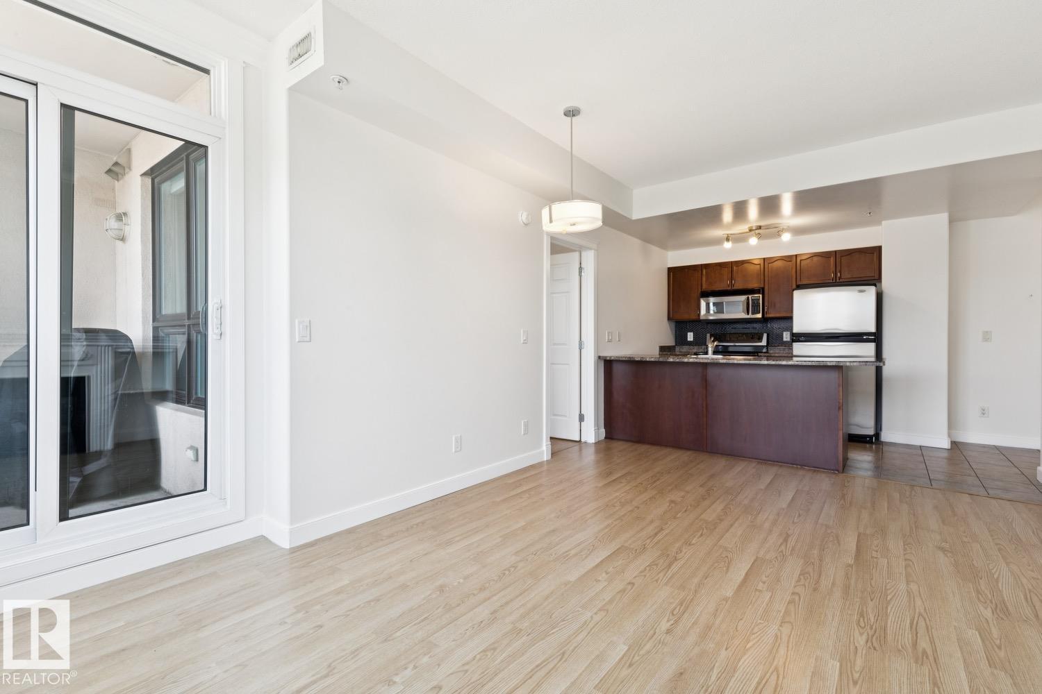 #806 9939 109 ST NW - 16