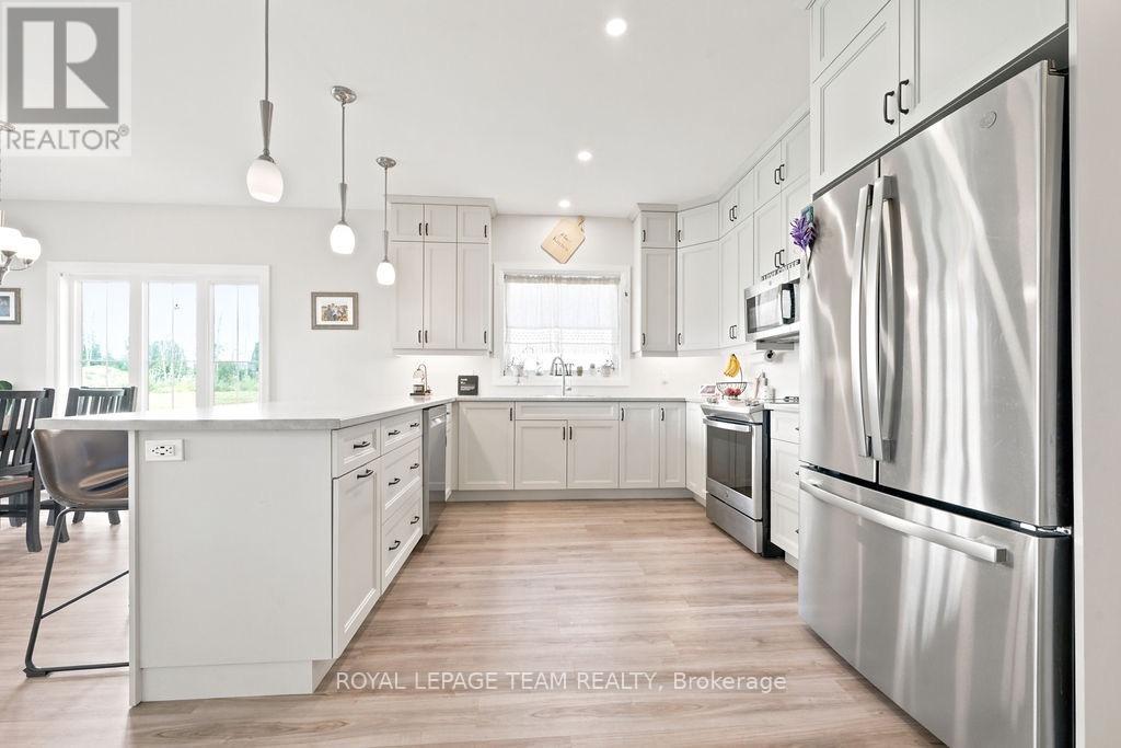 12 BAMAGILLIA STREET E - 10