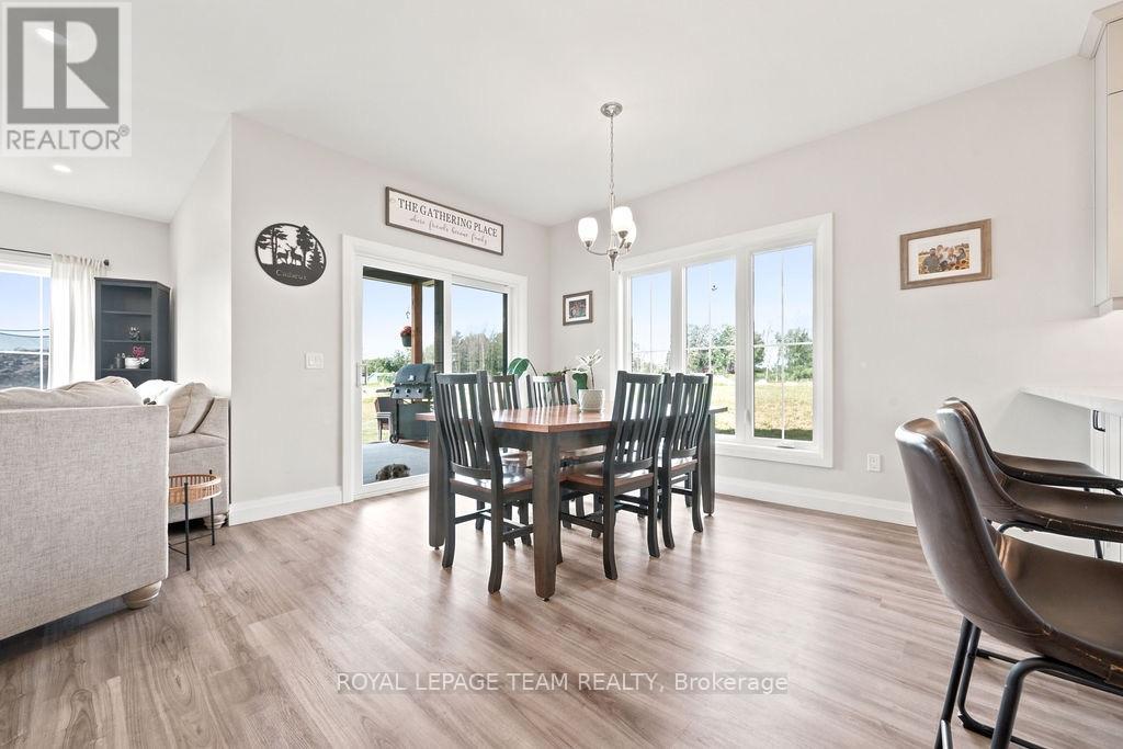 12 BAMAGILLIA STREET E - 14