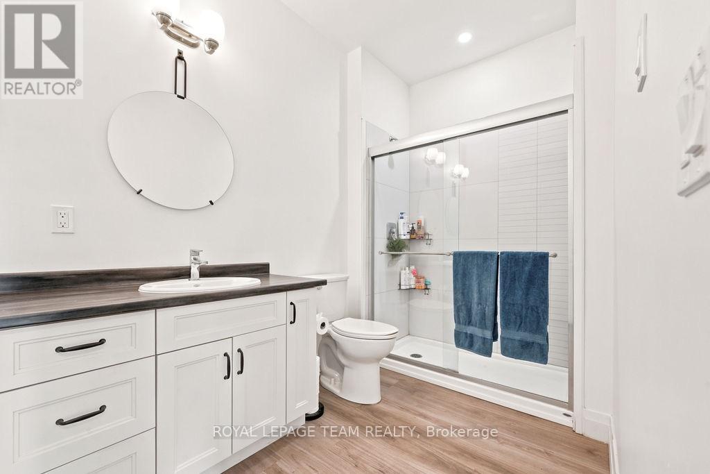 12 BAMAGILLIA STREET E - 30