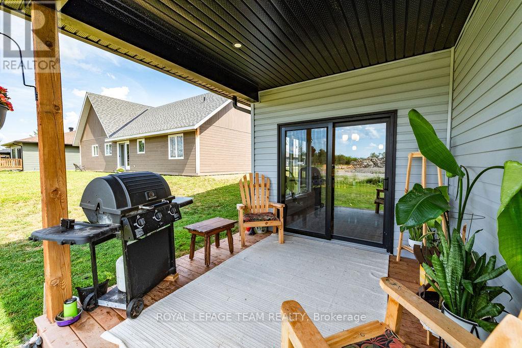 12 BAMAGILLIA STREET E - 39