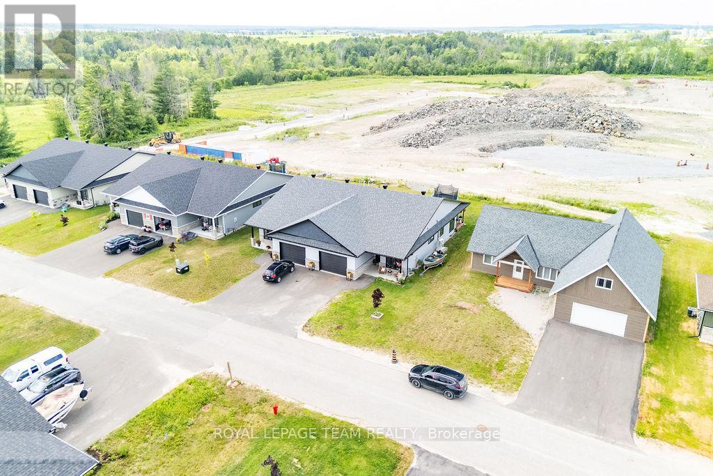12 BAMAGILLIA STREET E - 45
