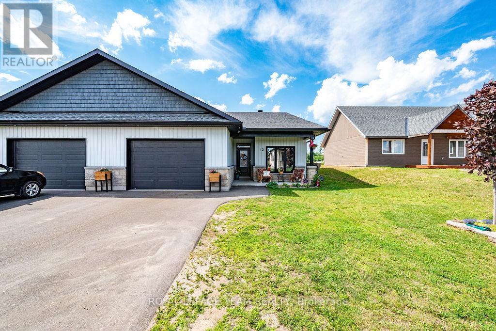12 BAMAGILLIA STREET E - 5