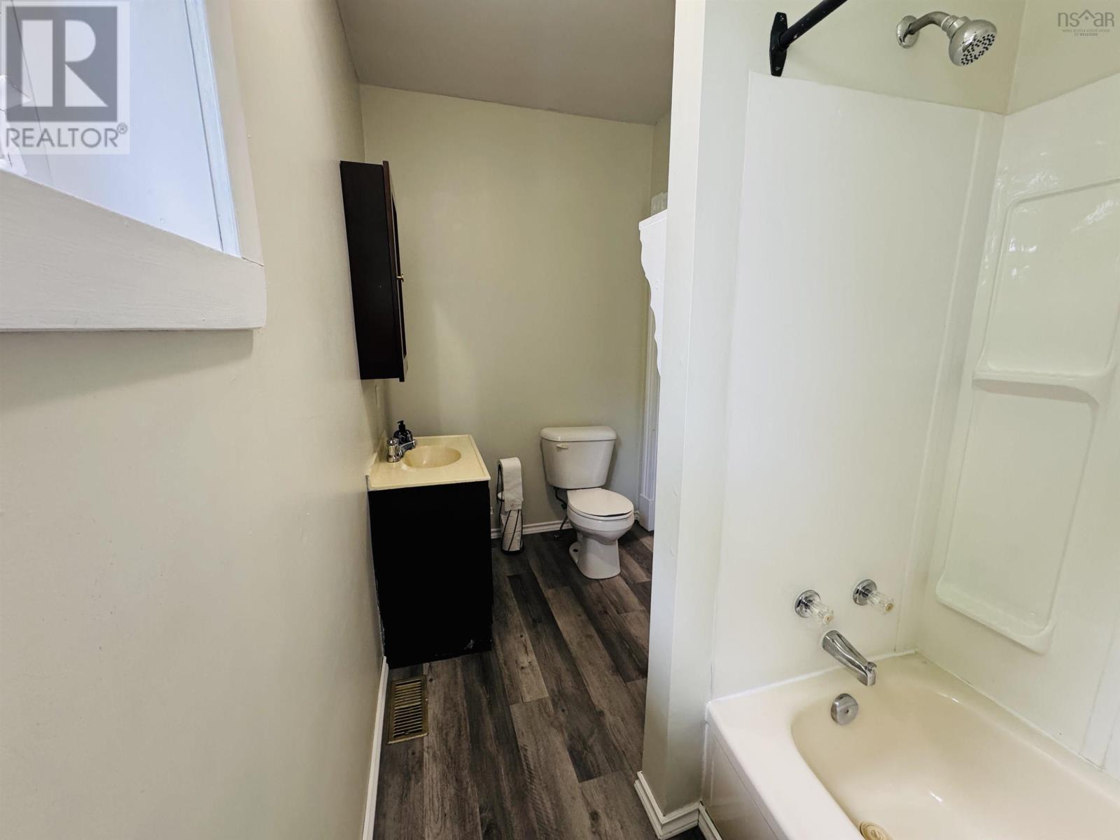 122 Queen Street - 28