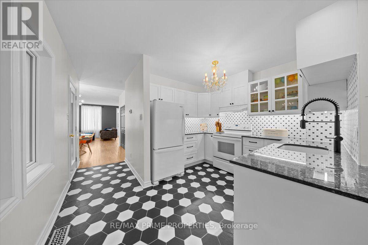 3 Bed, 2 Bath House for Sale in Ottawa – 236 BRUYERE STREET, Ottawa – MLS# X13543880 - Image 14