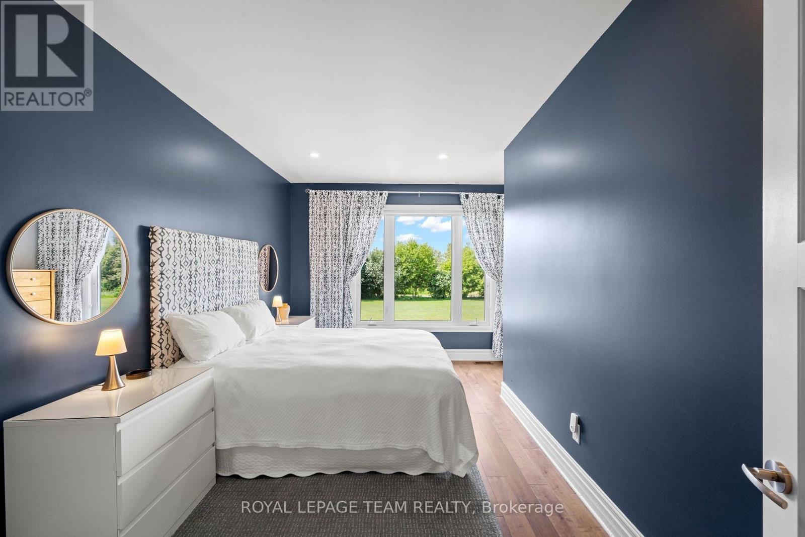 145 BARRDON ROAD, Ottawa. Luxury613. By Peter Sagos - Image 18
