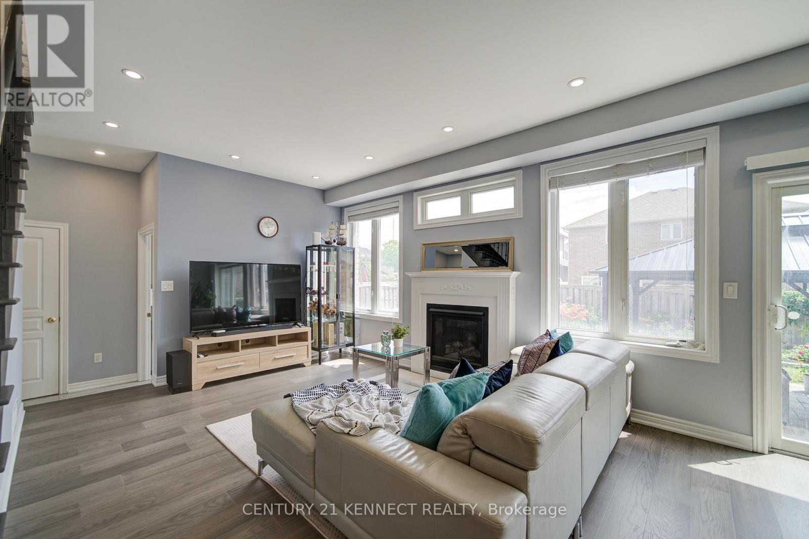 3 CORNFLOWER STREET - 21