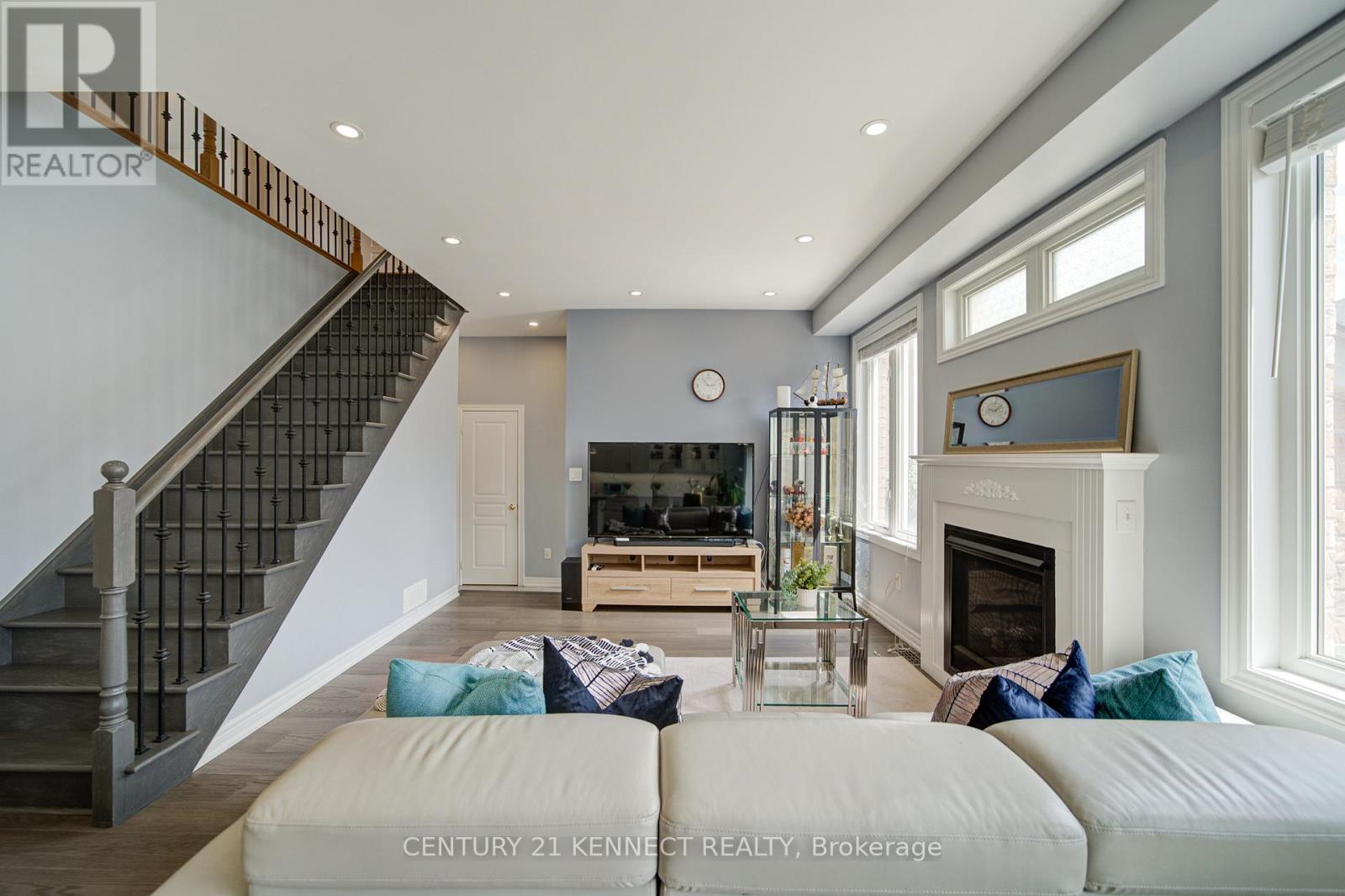 3 CORNFLOWER STREET - 22