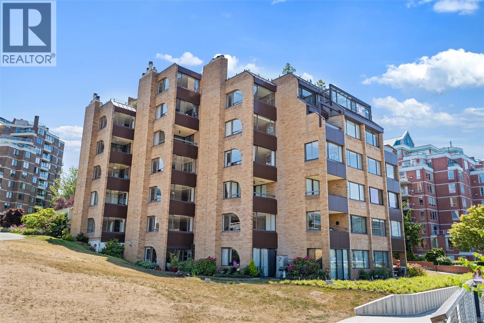 #101 640 Montreal St - 33