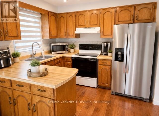 27 RADFORD CRESCENT - 3
