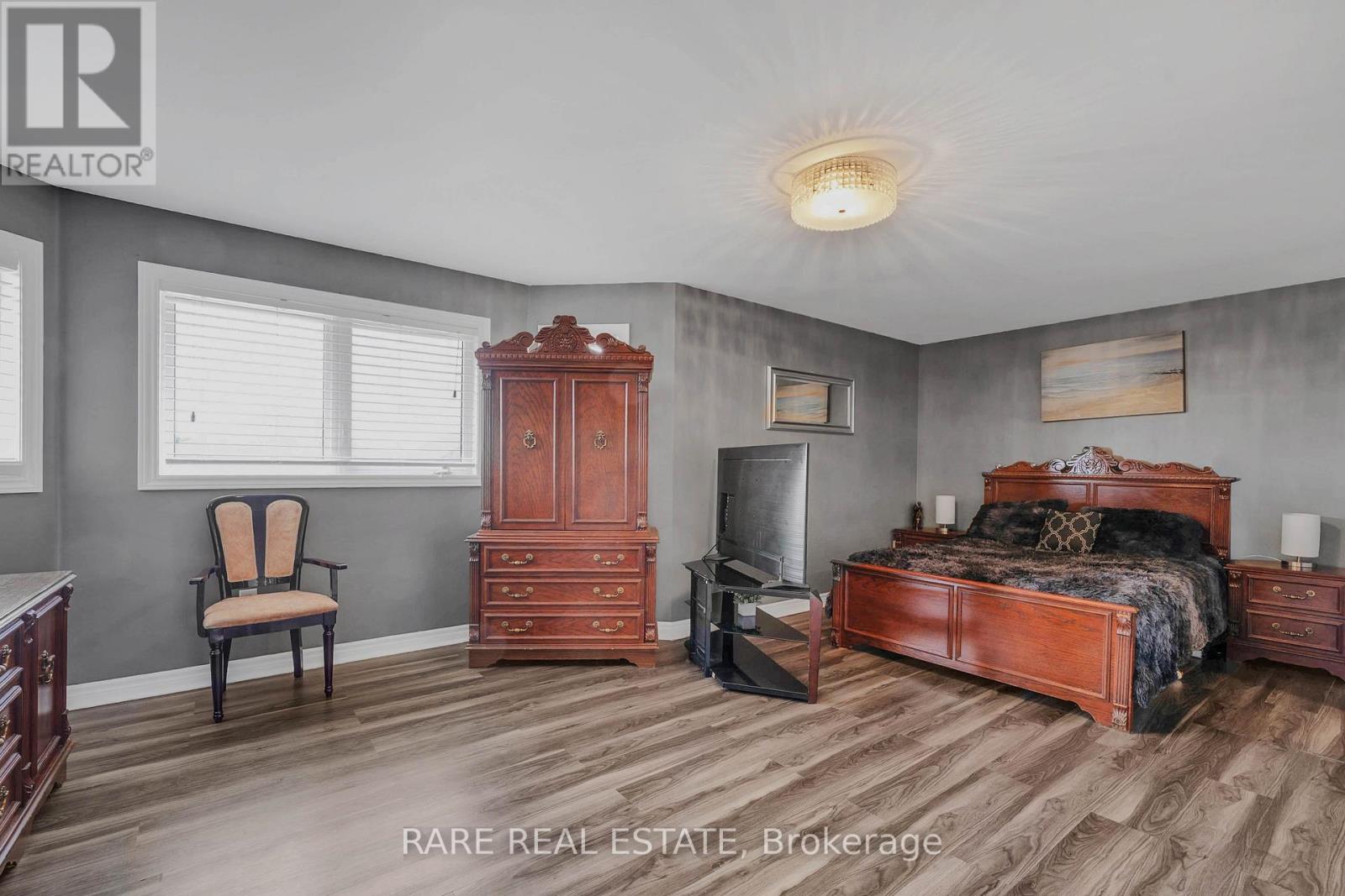 2104 OSBOND ROAD - 25