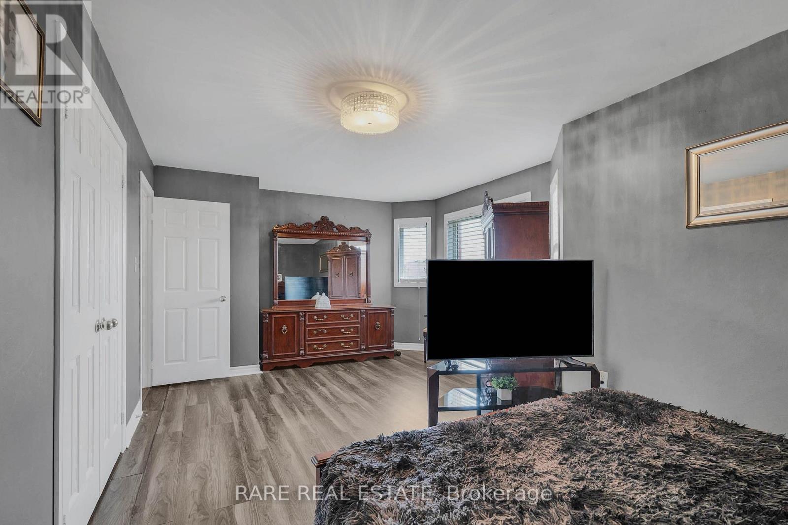 2104 OSBOND ROAD - 27
