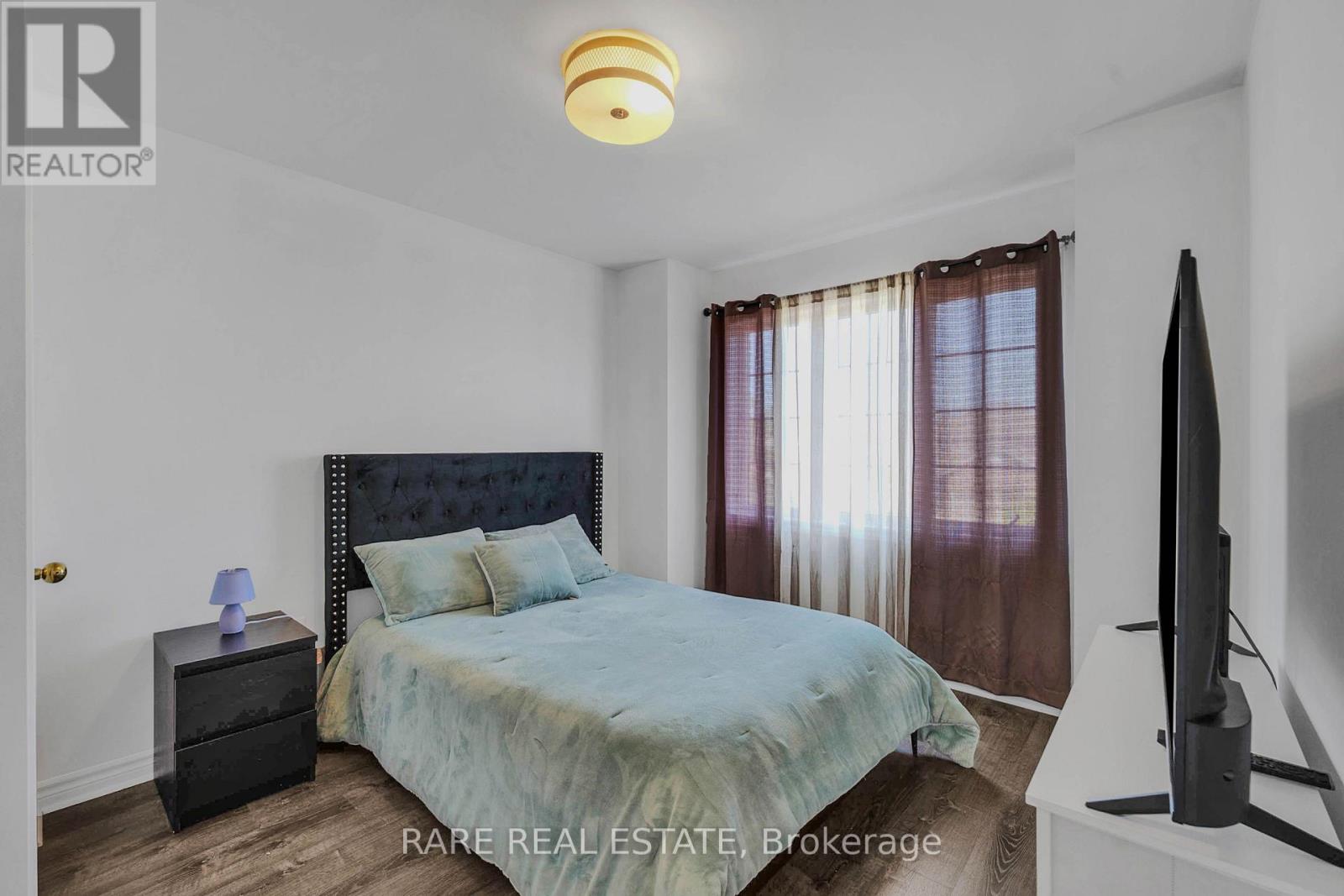 2104 OSBOND ROAD - 34