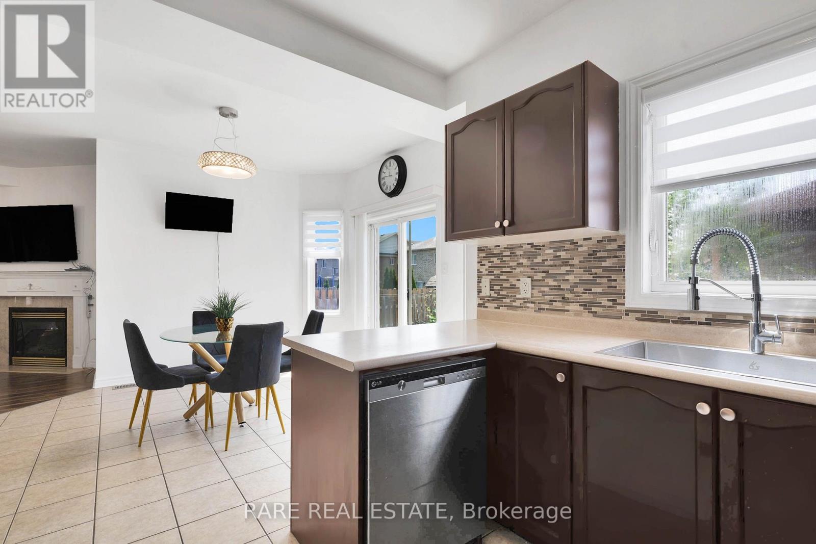 2104 OSBOND ROAD - 19