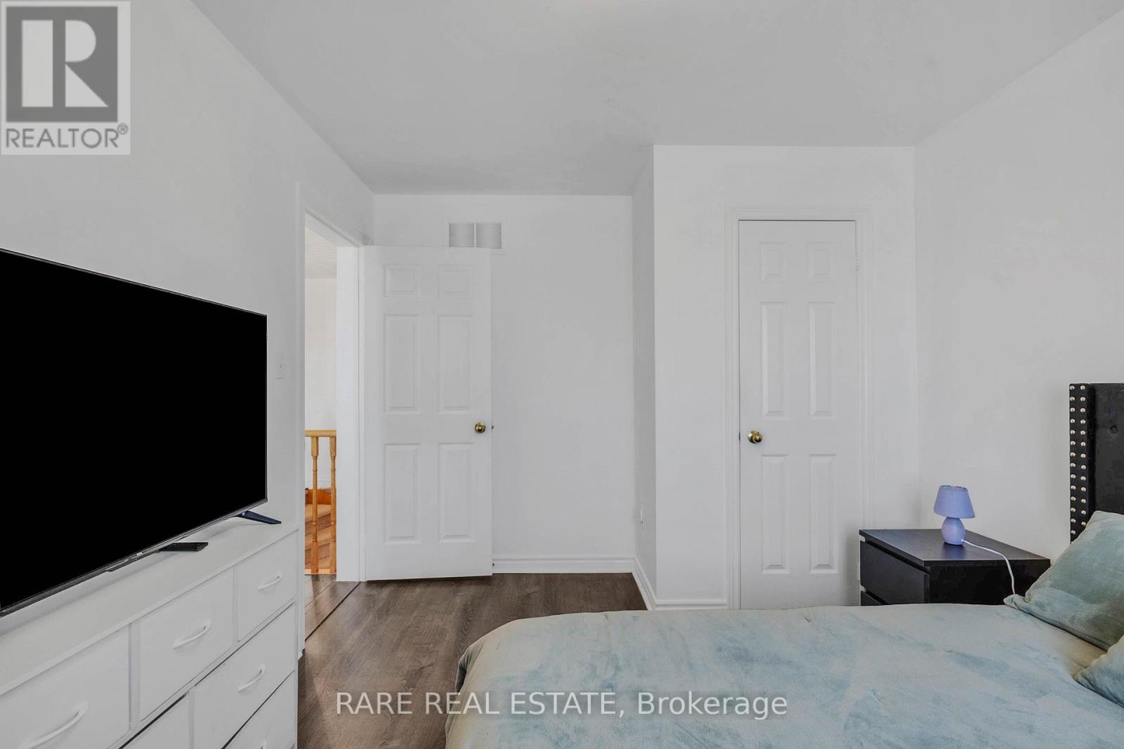 2104 OSBOND ROAD - 35