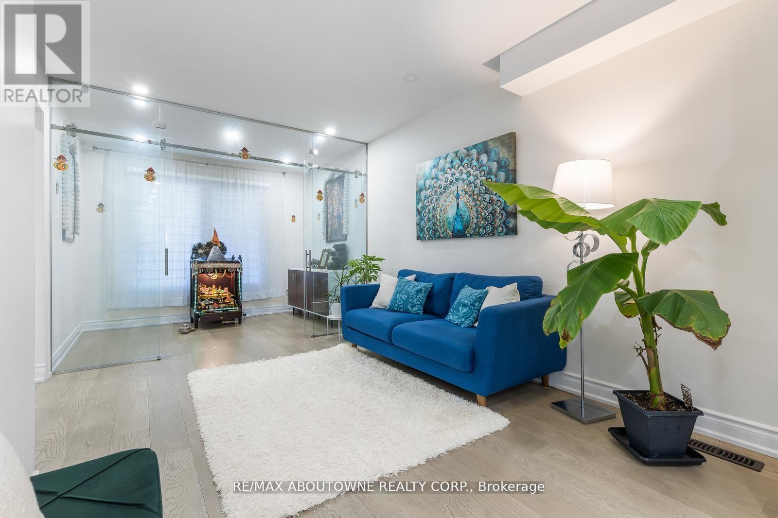 1118 AVONDALE DRIVE - 8