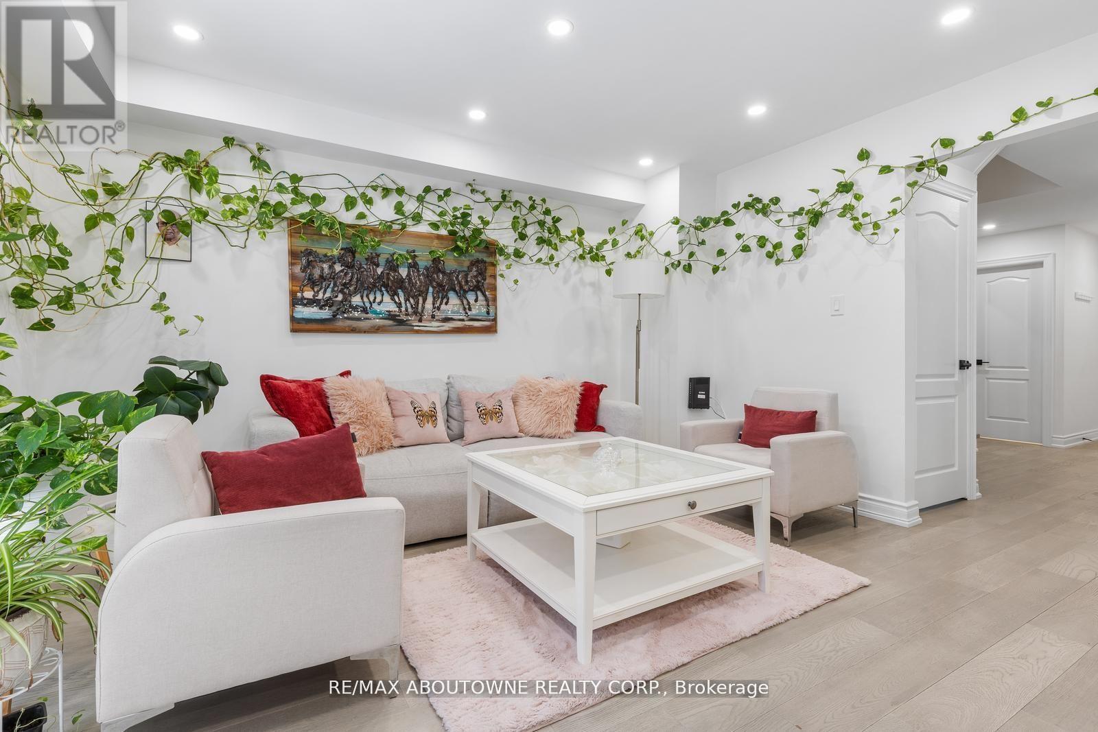 1118 AVONDALE DRIVE - 16