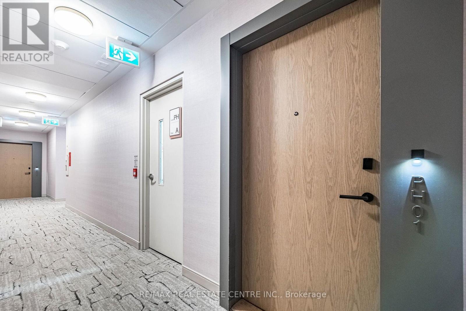 #PH01 10 EVA ROAD - 3